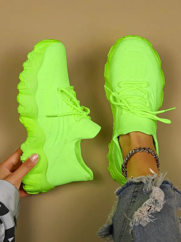 Woman Casual Low-Top Lace-Up Sneakers