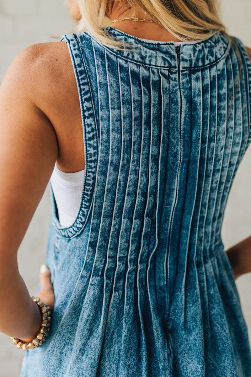Elegant Jumpsuit med Stropper og Plisserede Detaljer