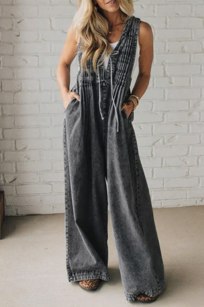 Elegant Jumpsuit med Stropper og Plisserede Detaljer