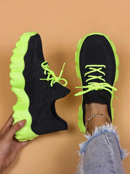 Woman Casual Low-Top Lace-Up Sneakers