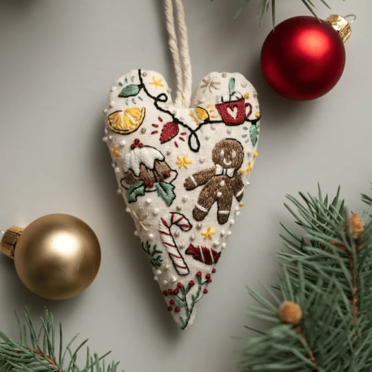 Hjerteformet Juleornament | DIY Broderikit