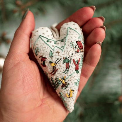 Hjerteformet Juleornament | DIY Broderikit
