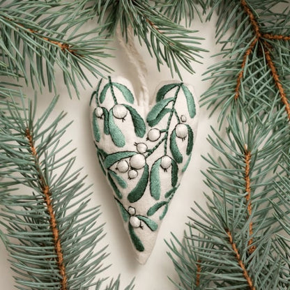 Hjerteformet Juleornament | DIY Broderikit