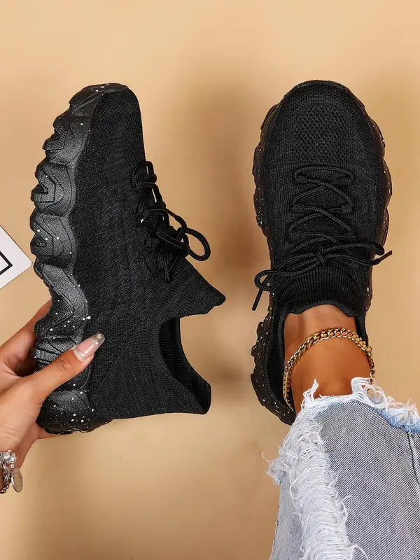 Woman Casual Low-Top Lace-Up Sneakers