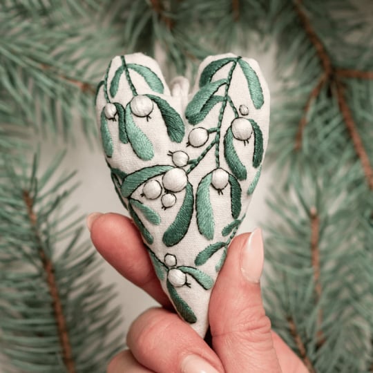 Hjerteformet Juleornament | DIY Broderikit