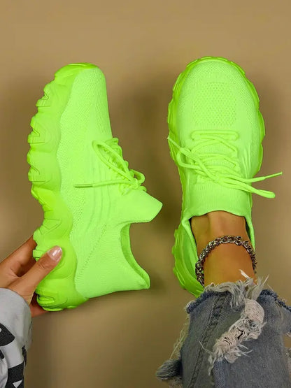 Woman Casual Low-Top Lace-Up Sneakers