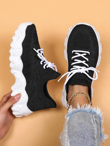 Woman Casual Low-Top Lace-Up Sneakers