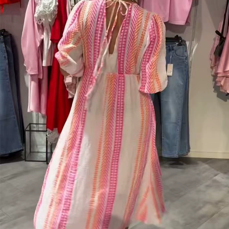 Elegant Damekjole med V-udskæring og Print