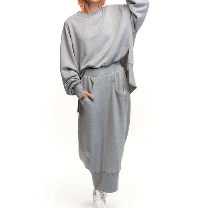 Sweatshirt og nederdel