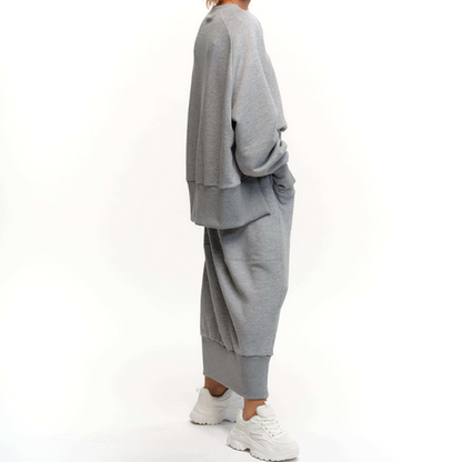 Sweatshirt og nederdel