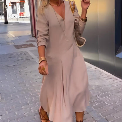 Elegant Kjole med V-udskæring | Let & Alsidig Stil