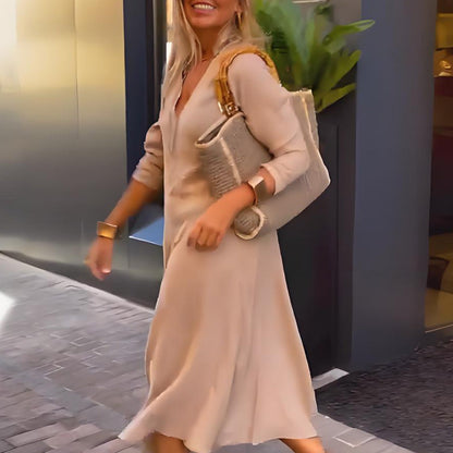 Elegant Kjole med V-udskæring | Let & Alsidig Stil